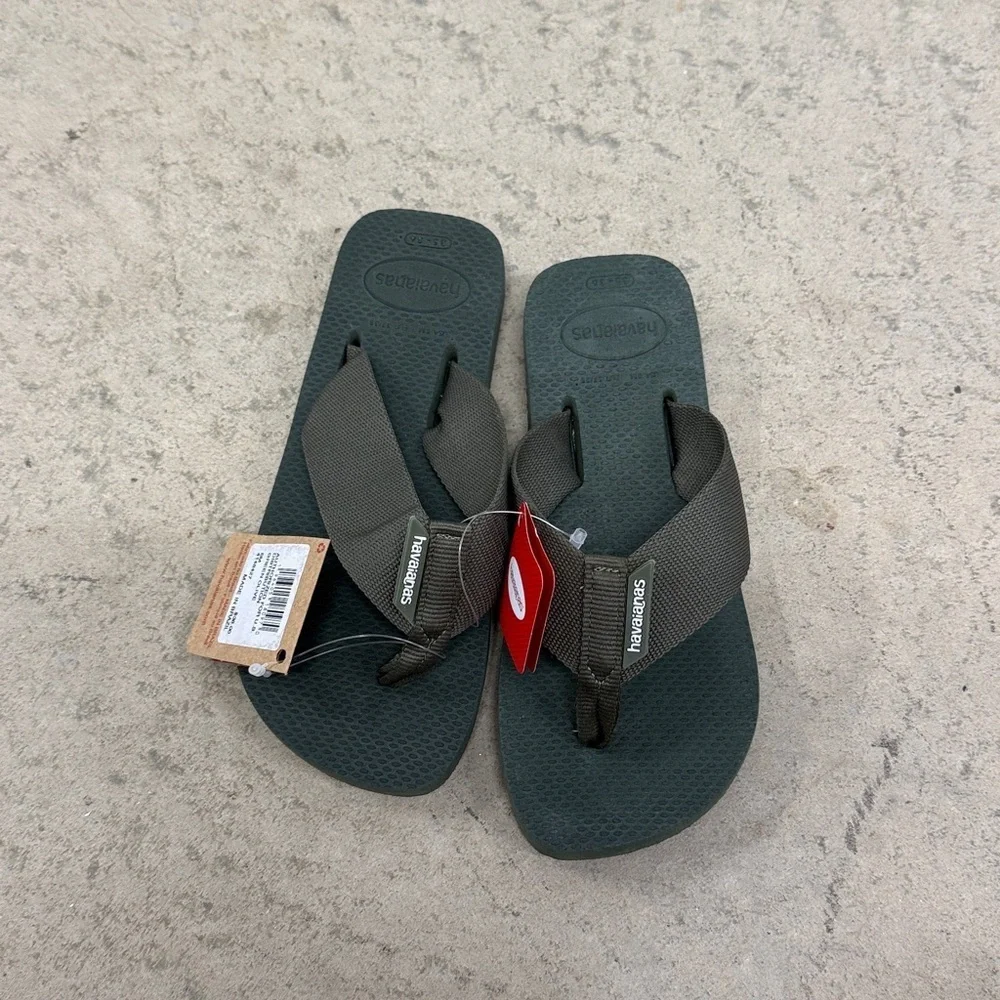Havianas Men’s Urban Basic Flip Flops